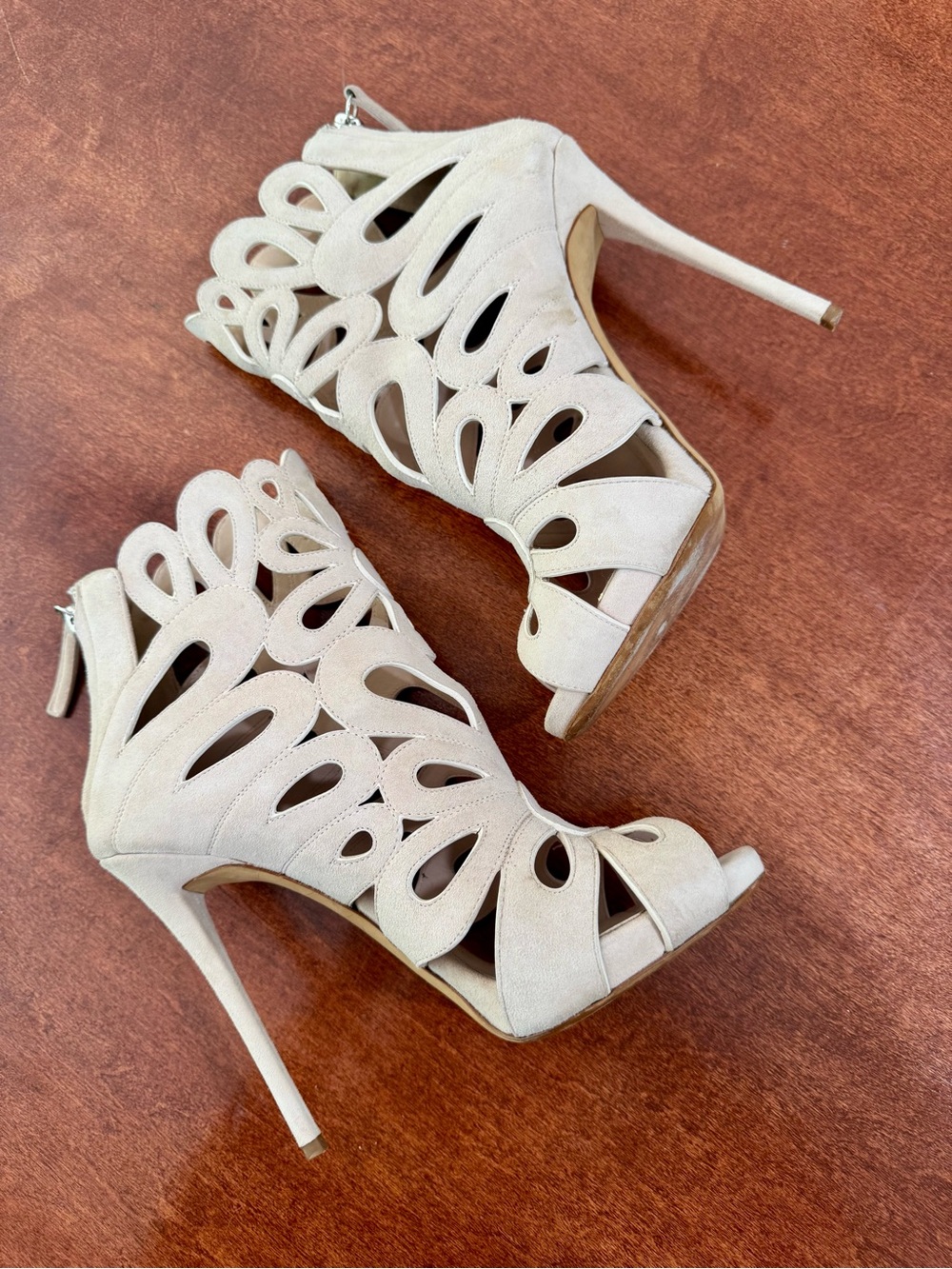 Giuseppe Zanotti Cutout Suede Stiletto Sandals - Cream